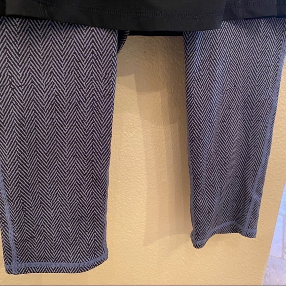 ATHLETA Tennis Skirt with Cropped Leggings-Xsmall - Picture 3 of 10